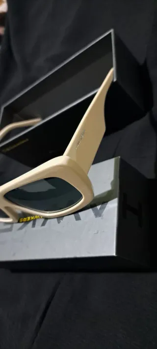 Gafas de Sol Hawkers Beige y Negras