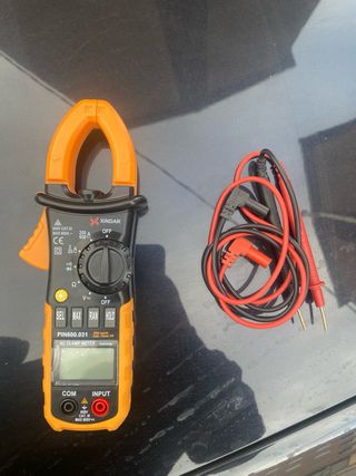 Pinza Amperimétrica Digital KINDAR