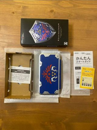 Nintendo 2DS LL Hylian Shield Edition