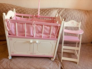 Cuna armario muñecas y trona de madera