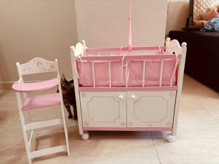 Cuna armario muñecas y trona de madera