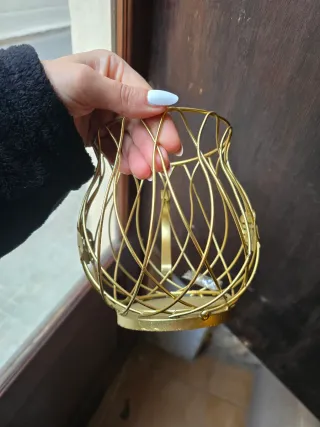 Cesta decorativa dorada para café