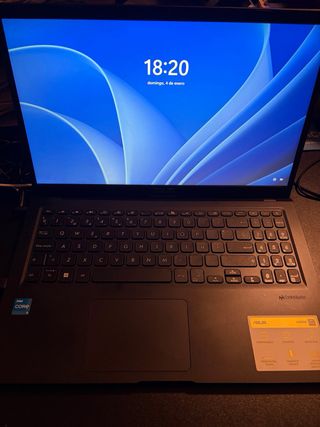 Portátil Asus i3 8GB 512GB SSD 15,6 W11