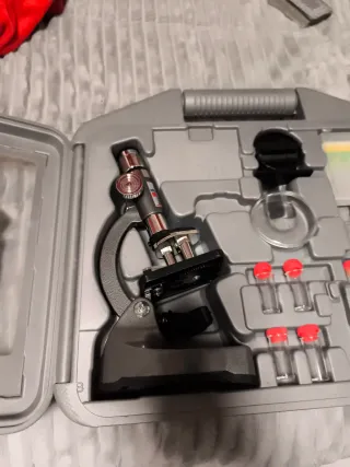 Microscopio de juguete Explore Scientific