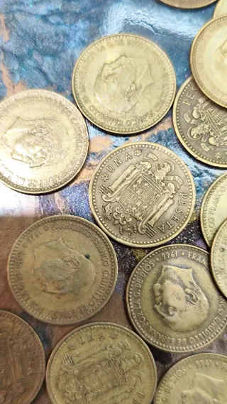 URGE VENDO 120 monedas 1 Peseta 1966