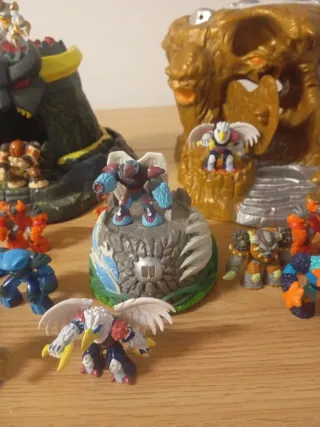 Castillos y Figuras Gormiti más plataforma.