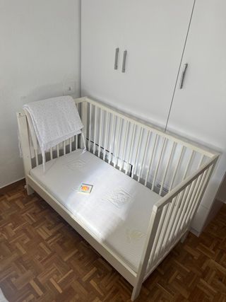 Cuna bebé IKEA blanca