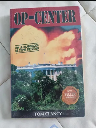 Colección de 4 libros de crimen y misterio.