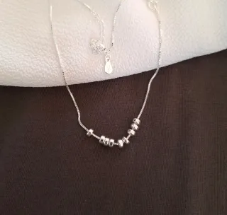 Collar de plata con cuentas