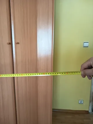 Armario esquinero de madera