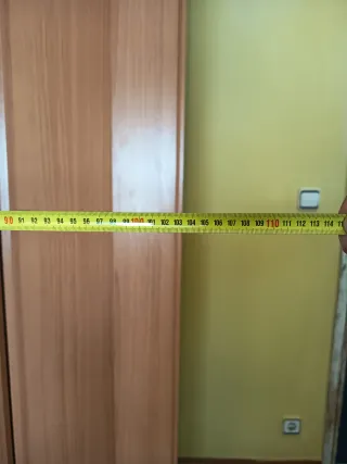 Armario esquinero de madera