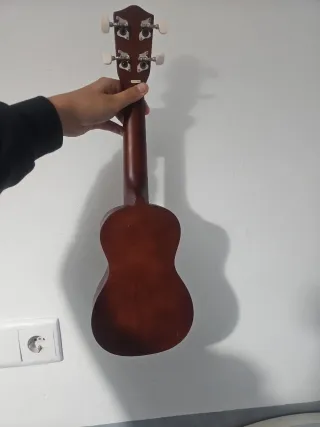 Ukelele Stagg en buen estado