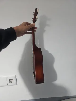 Ukelele Stagg en buen estado