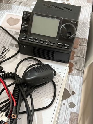 ICOM IC-7100 HF/VHF/UHF DIGITAL DSTAR