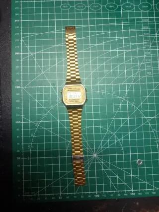 Reloj Casio A168 Dorado