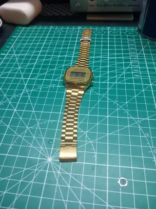 Reloj Casio A168 Dorado