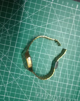 Reloj Casio A168 Dorado