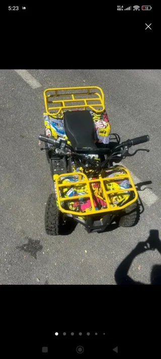 Miniquad infantil con diseño llamativo