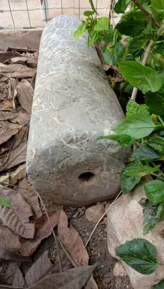 Rodillo de prensa antiguo de mármol