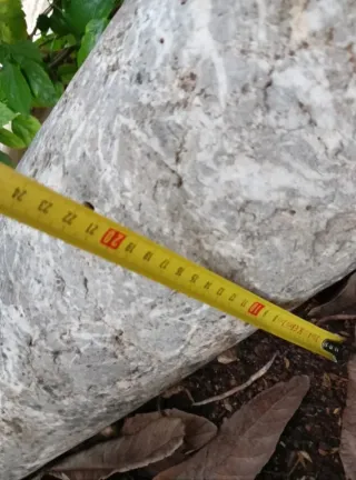 Rodillo de prensa antiguo de mármol