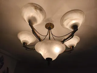 Lámpara de techo de cristal y metal