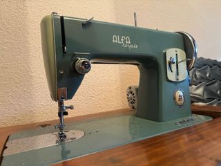 Máquina de coser Alfa Royale