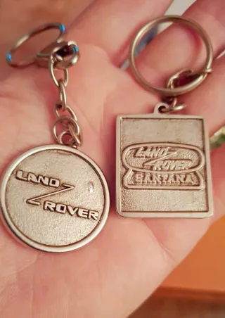 Lote 2 llaveros Land Rover Santana antiguos