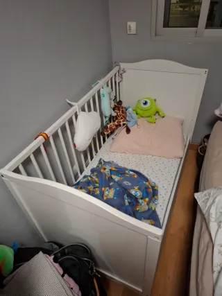 Cuna blanca para bebé