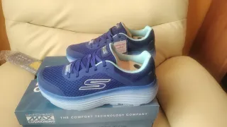Skechers Go Run Max Cushion Talla 43.5 Nuevas