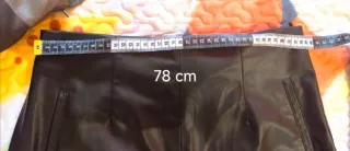 Pantalón corto polipiel negro Zara Talla L