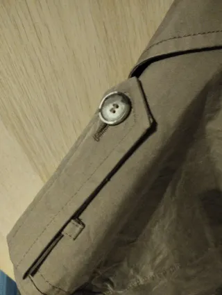 Trench uomo firmato Daniele Alessandrini.