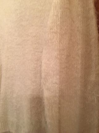 Jersey pelo cuello pico beige/blanco