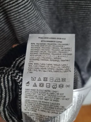 Maglione Guess uomo righe nere e grigie