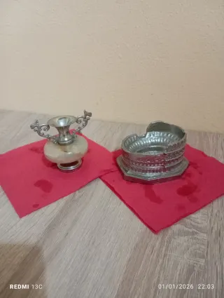 Vasetto in onice e statuetta Colosseo