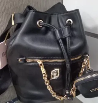 Borsa Liu Jo secchiello nera con dettagli oro