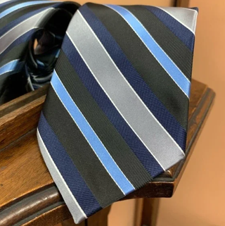 Corbata de rayas para hombre