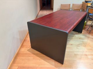 Mesa de despacho de alta calidad poco usada