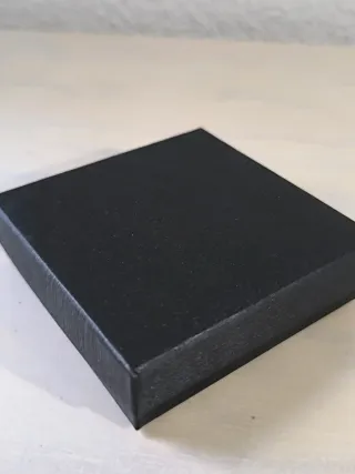 Cajita negra y blanca