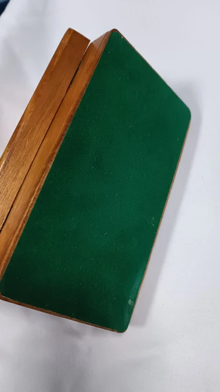 Cajita Antigua de madera decorada 20.5 x 11 x 5 cm