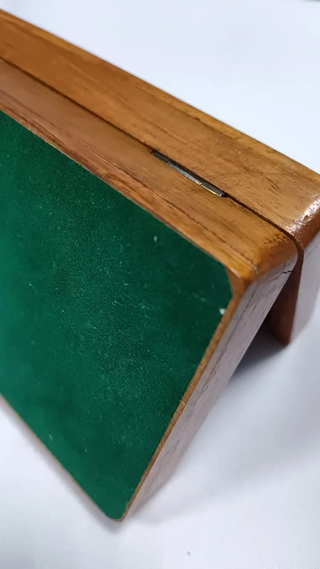 Cajita Antigua de madera decorada 20.5 x 11 x 5 cm