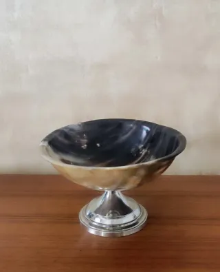 Centro de mesa/vaciabolsillos con peana