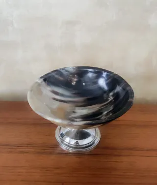 Centro de mesa/vaciabolsillos con peana