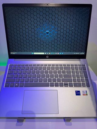 Portátil HP i7 Alta gama 13va Gen