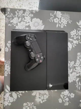 PS4 (PlayStation 4) Negra + Mando + Juego