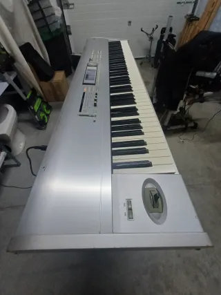 Teclado Korg TRITON Le 88