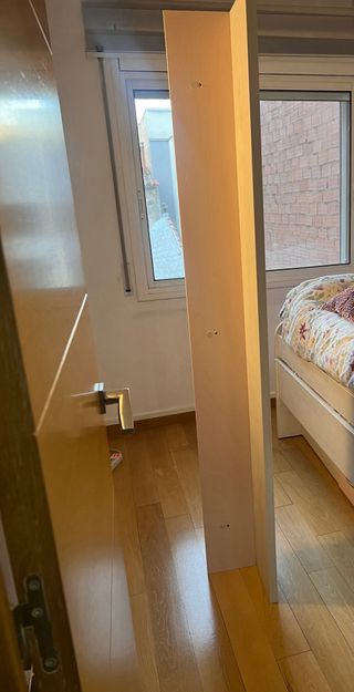 Escritorio madera prácticamente nuevo