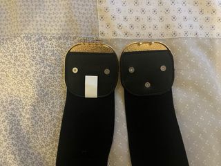 Cinturón elástico negro con hebilla cuadrada