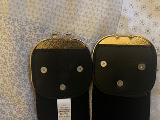 Cinturón elástico negro con hebilla cuadrada