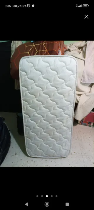 Cuna de bebé de madera