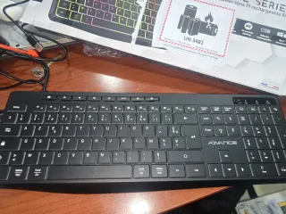 Teclado inalámbrico QWERTY